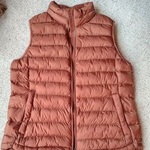 32 Degrees Women's Quilted Puffer Vest -Beautiful Terra Cotta Color Large